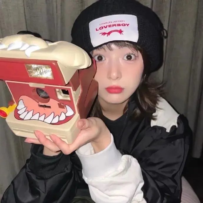 极乐夜生活 海报
